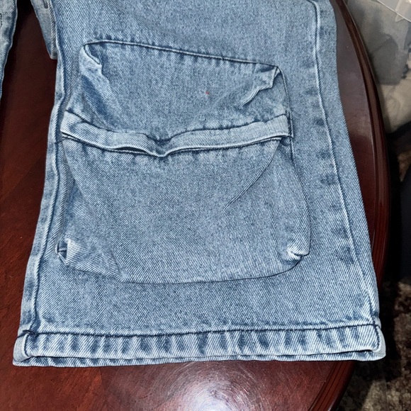 Men's Relaxed Fit Denim Cargo Jeans - Picture 2 of 9